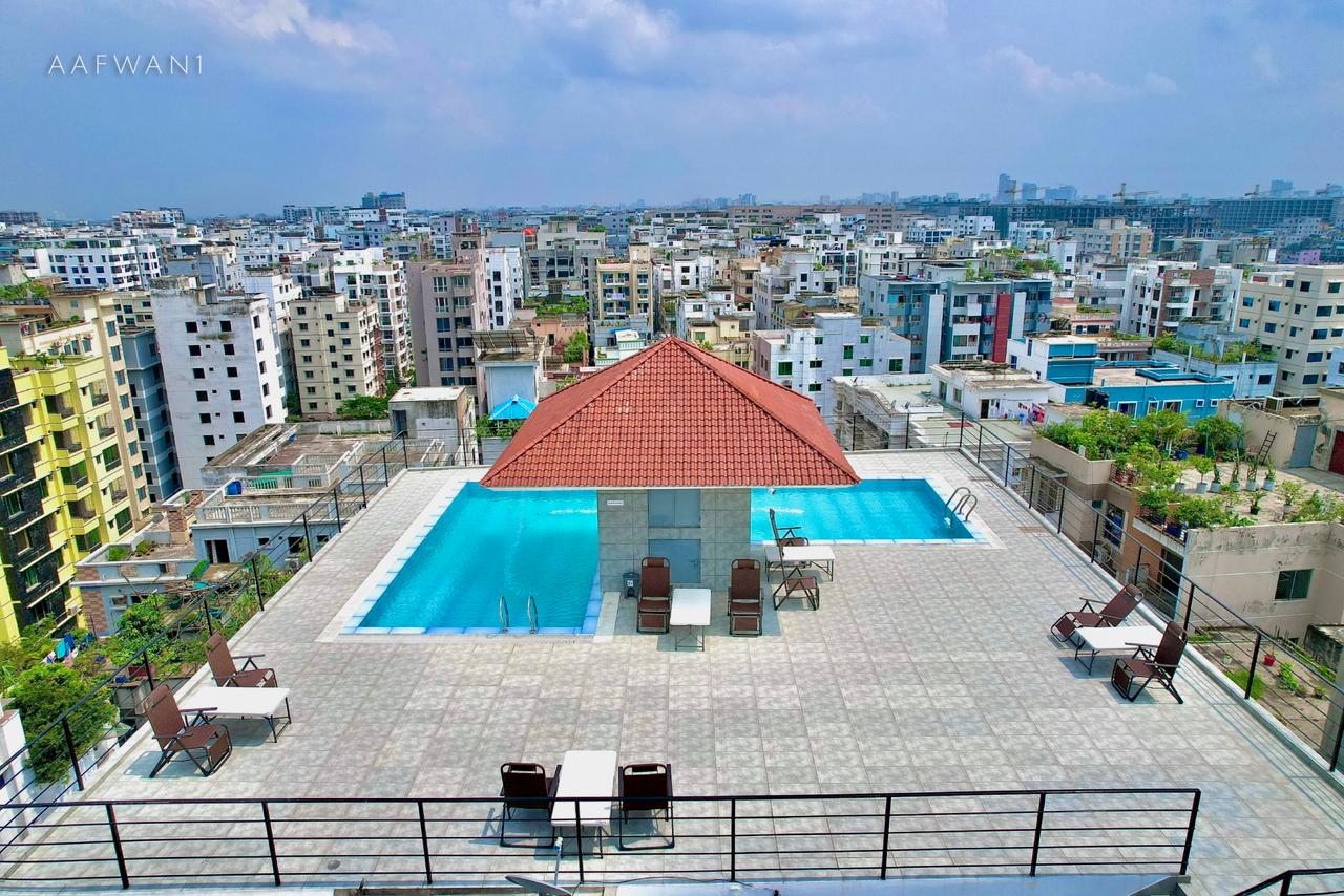 SWIMMING POOL ONLY